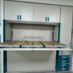Cameretta con armadio lineare con letti a scomparsa FLOATING in Pronta Consegna