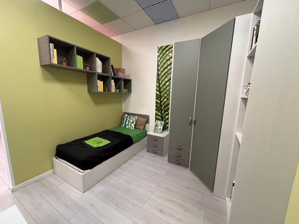 Cameretta singola con armadio angolare EASY GREEN in Pronta Consegna